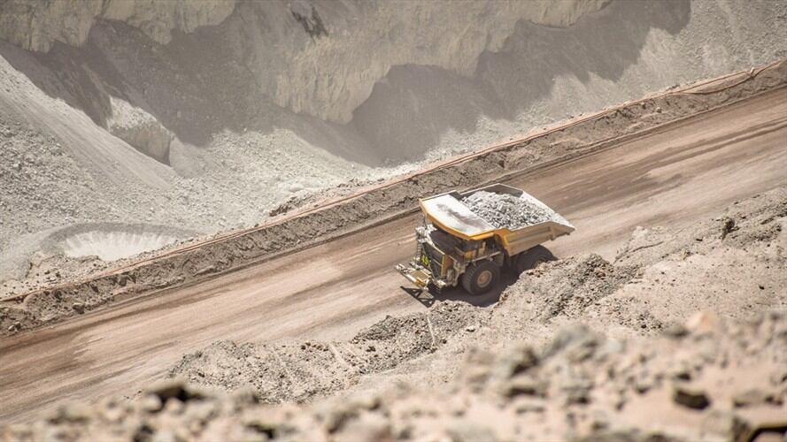 La ANLA archivó el proceso de licenciamiento ambiental del proyecto minero Quebradrona de AngloGold. Foto: Getty Images / MICHAL KOWALSKI