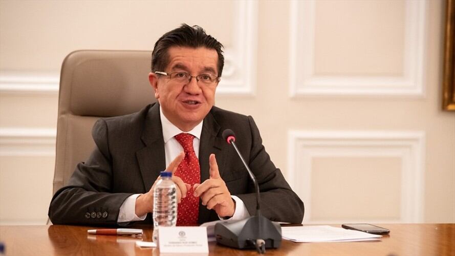 El ministro de Salud, Fernando Ruiz, avaló medidas solicitadas por la gobernadora del Atlántico para evitar más contagios y muertes. Foto: Colprensa