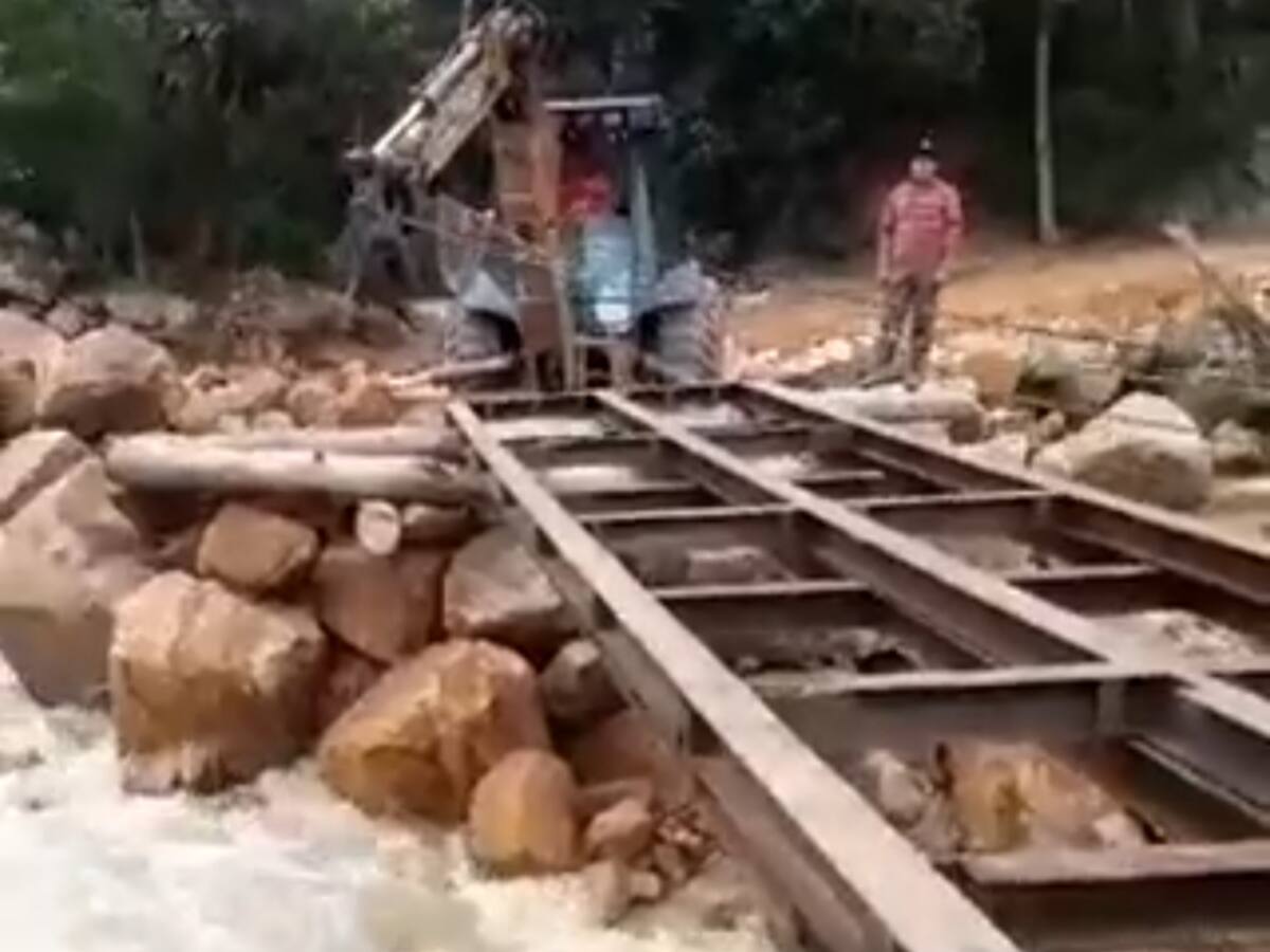 Comunidad se cansó de esperar y construyó puente artesanal en sector de Sisa en Úmbita