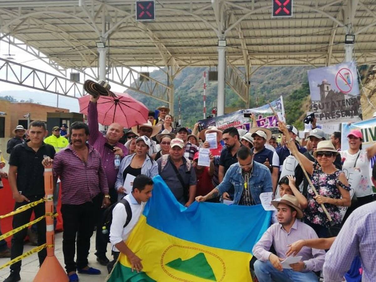 Molestos habitantes en el Valle de Tenza por precio del peaje de Machetá