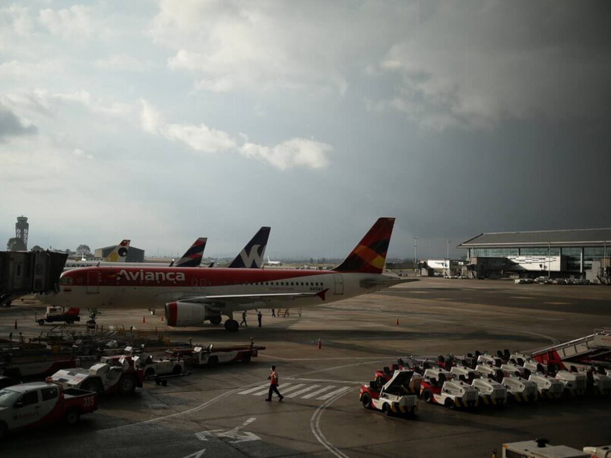 Cancelaron varios vuelos en el aeropuerto El Dorado por nula visibilidad en Bogotá