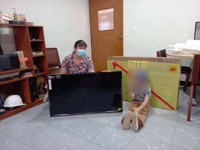 Soluciones W: Así se entregó el televisor para Rosa Rodríguez y su hijo en Cúcuta
