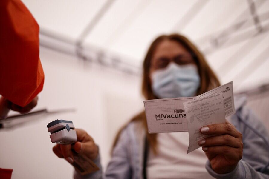 Certificado de vacunación colombiano será aceptado en 27 países de Europa. Foto: Colprensa