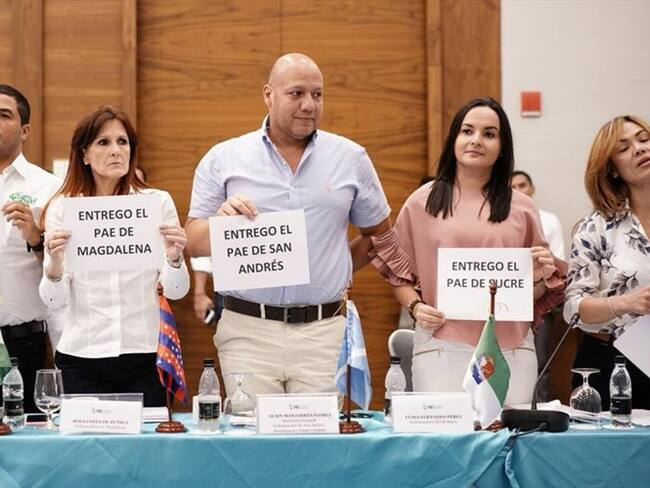 Gobernadores del país entregan PAE al Gobierno Nacional por su desfinanciación. Foto: Prensa Gobernación de Bolívar