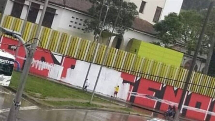 Mural borrado . Foto:suministrada.