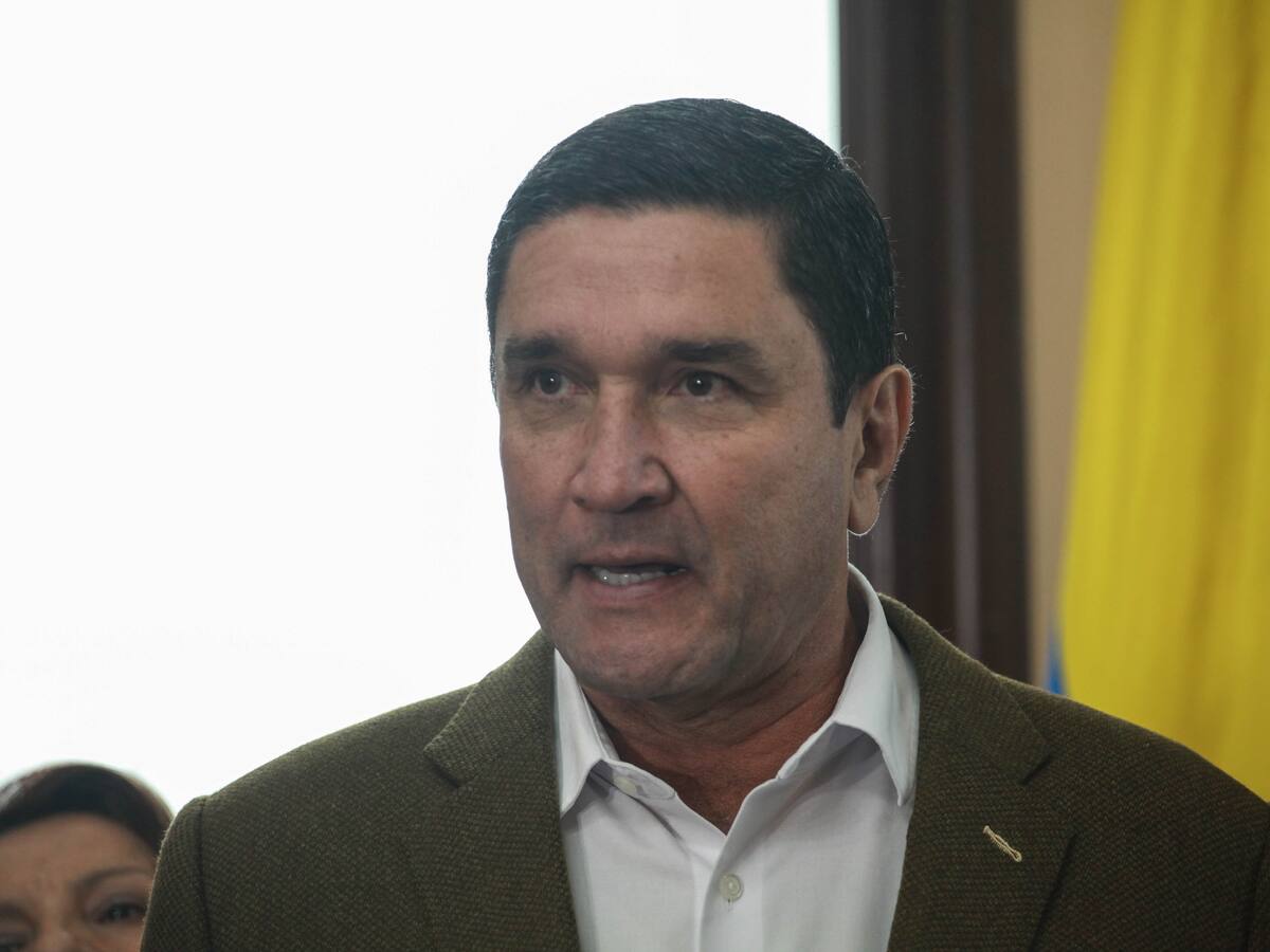 Vehículo oficial del exalcalde de Bucaramanga tiene 5 multas por exceso de velocidad