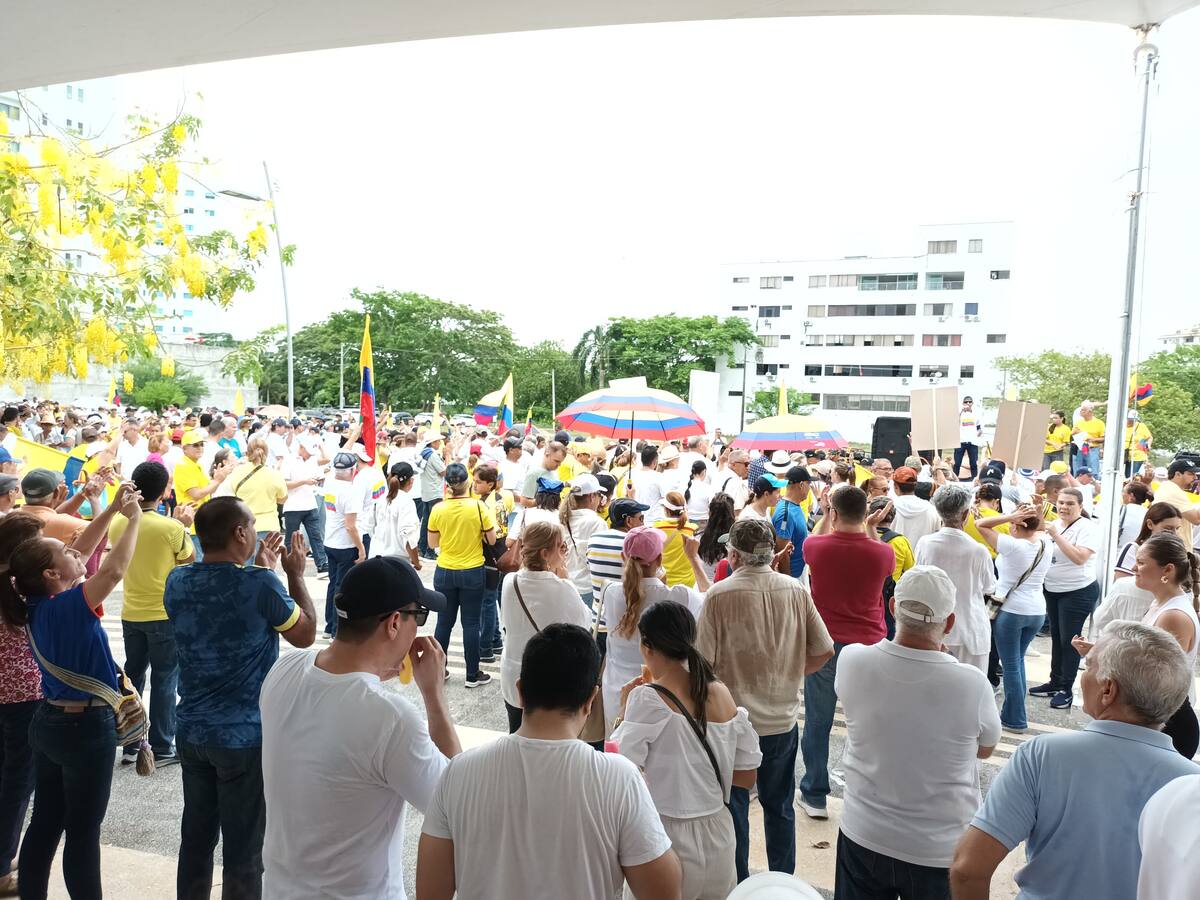 Más de 1.000 personas se movilizaron en contra del Gobierno Petro en Montería