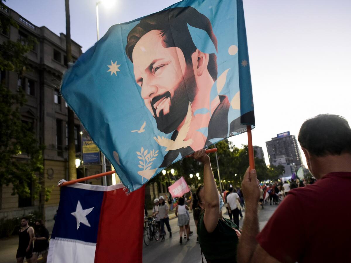 “Se va a tratar de reducir la evasión fiscal en Chile”: asesora económica de Gabriel Boric