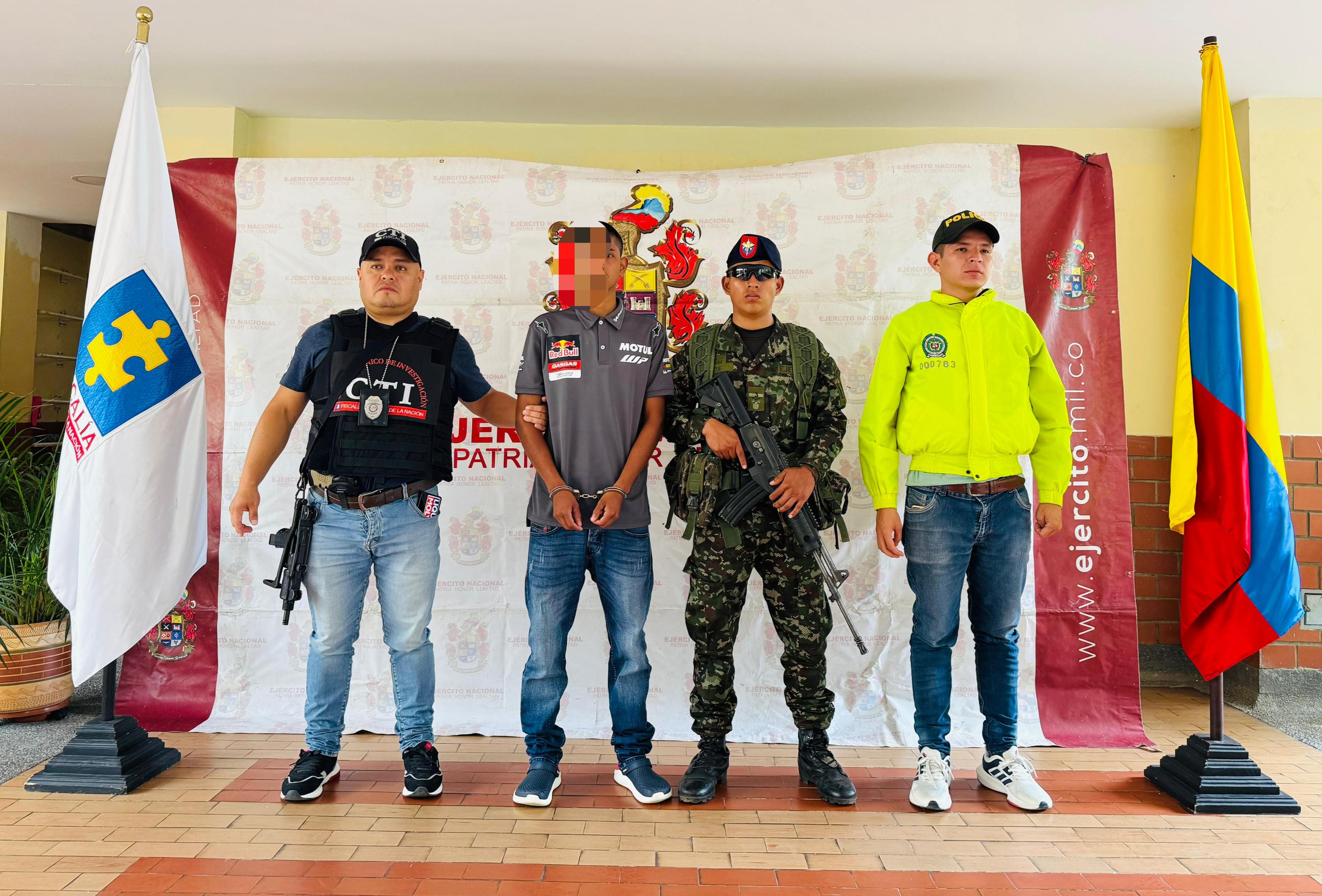 Alias 'El Loco' capturado en el sur del Cauca. Crédito: tercera División del Ejército.