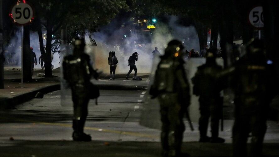 Enfrentamientos entre Esmad y manifestantes. Foto: Colprensa - Álvaro Tavera