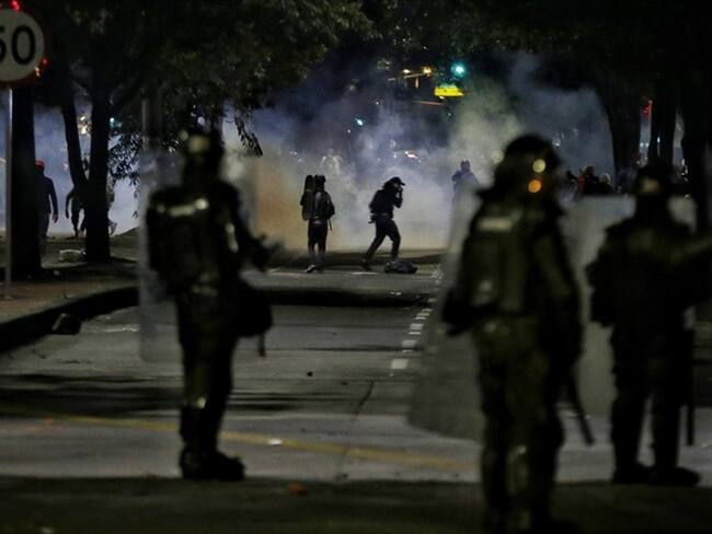 Enfrentamientos entre Esmad y manifestantes. Foto: Colprensa - Álvaro Tavera