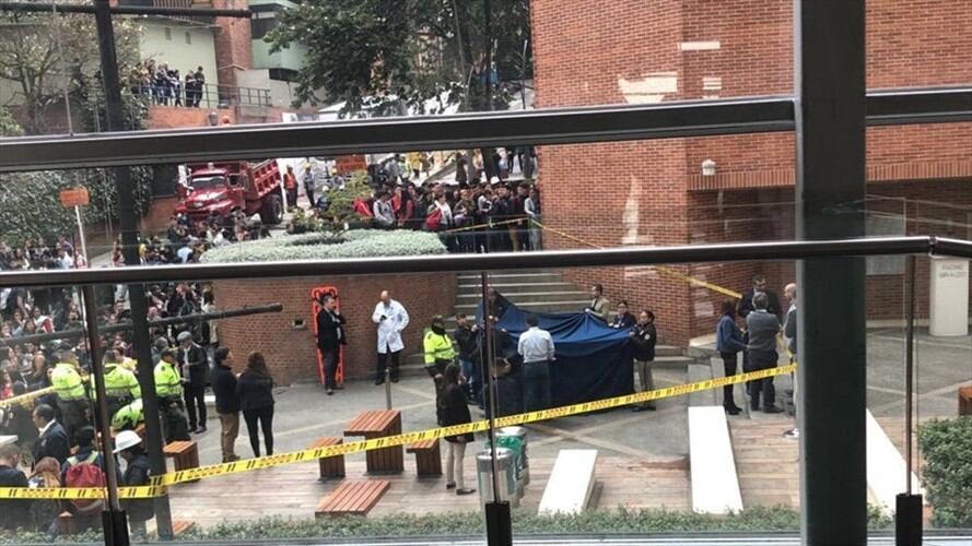 Suicidio de joven en la Pontificia Universidad Javeriana de Bogotá. Foto: Karen Bohórquez