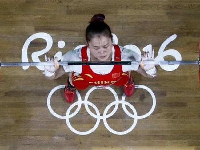 Deng Wei levantó 262 kilos.. Foto: BBC Mundo