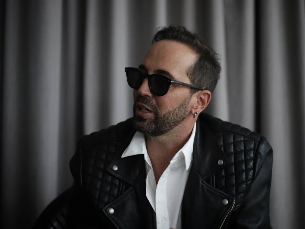 Lucas Arnau habló en W Fin de Semana sobre los 20 años de su carrera musical