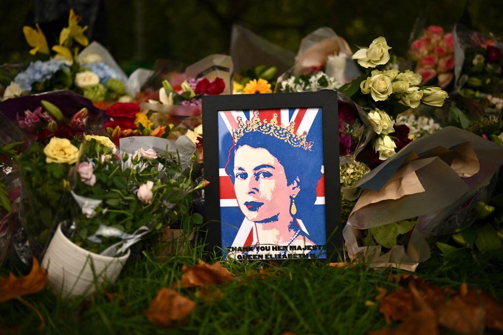 Tributos florales para la reina Isabel II. Foto: Marco Bertorello/AFP via Getty Images