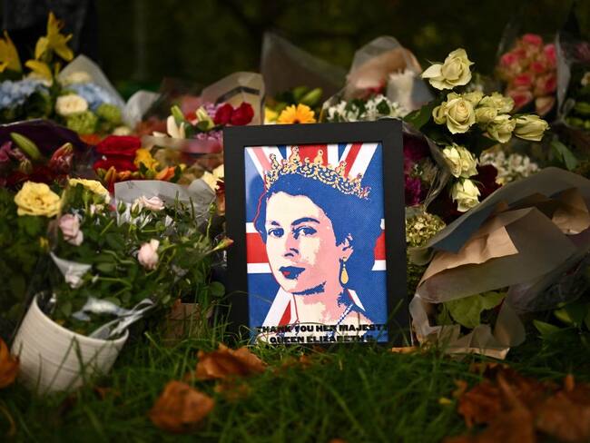 Tributos florales para la reina Isabel II. Foto: Marco Bertorello/AFP via Getty Images