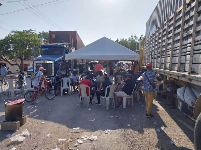 Así permanece la vía/ Jesús López