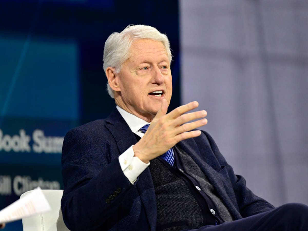 Bill Clinton pidió que se publiquen todos los archivos del caso Epstein en los que aparece