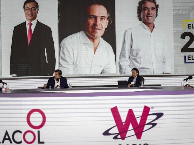 Gustavo Petro, Federico Gutiérrez y Sergio Fajardo en el debate presidencial de Prisa Media