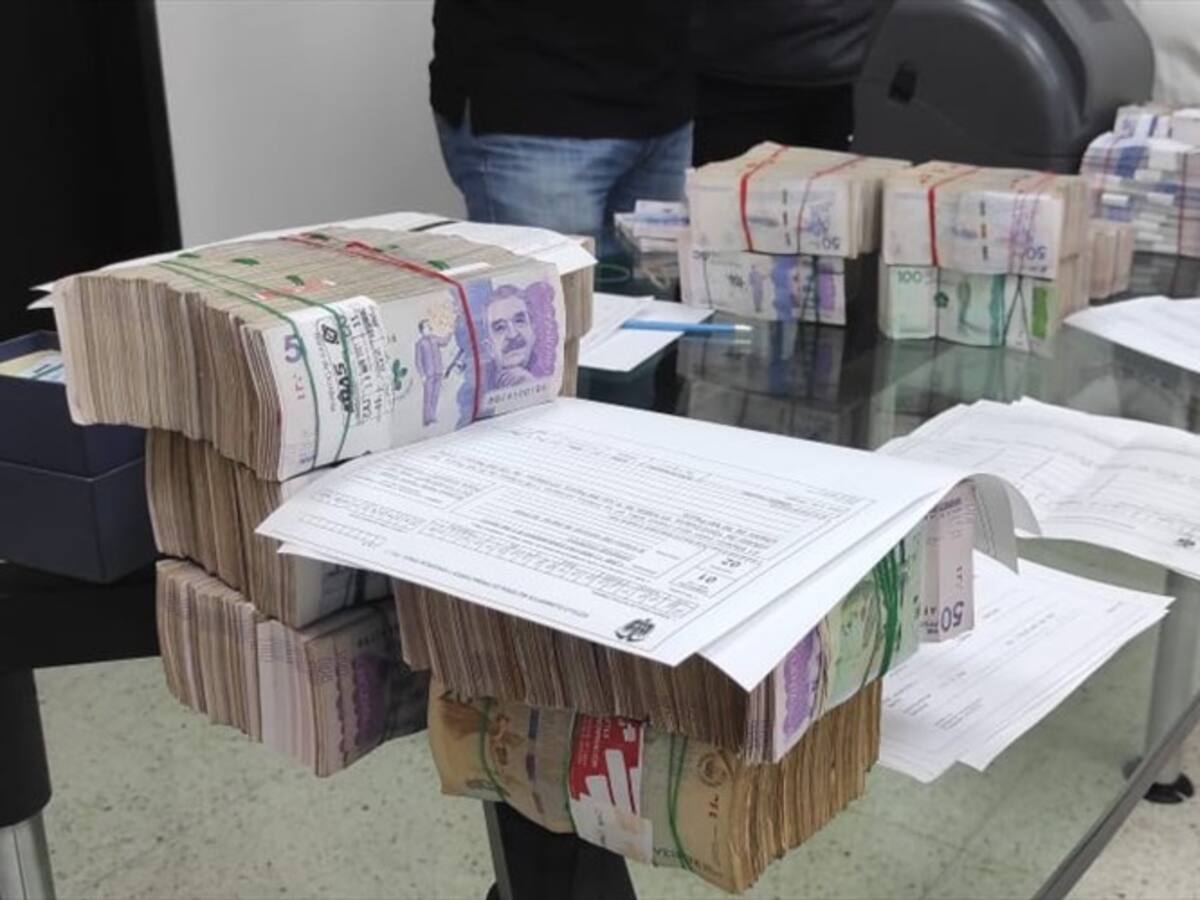 Capturan a dos personas en Cali que transportaban $1.000 millones