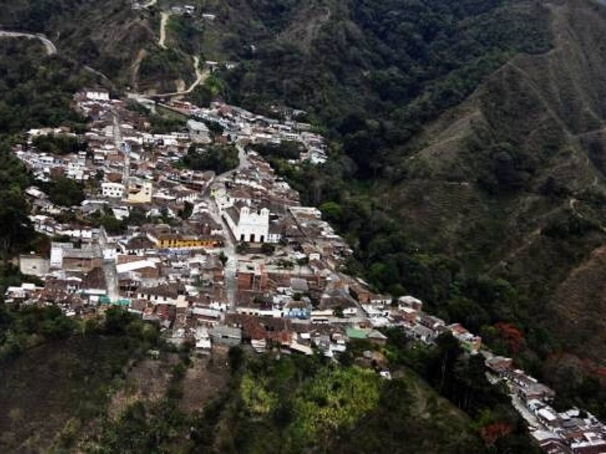 Investigan denuncia sobre mineros que estarían atrapados en Buriticá