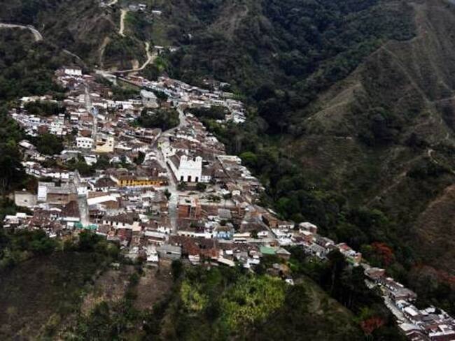 Investigan denuncia sobre mineros que estarían atrapados en Buriticá. Foto: Colprensa