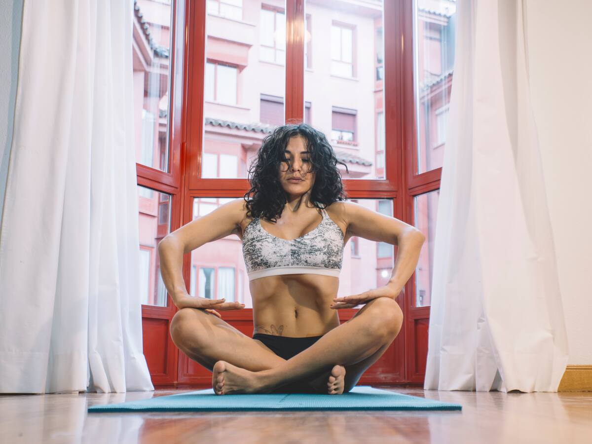 ¿Cómo hacer gimnasia abdominal hipopresiva? Entrenadora fitness da consejos claves