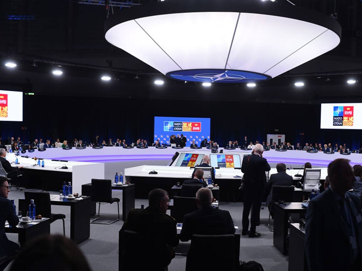 Los líderes de la OTAN invitan a Finlandia y Suecia a entrar a la organización