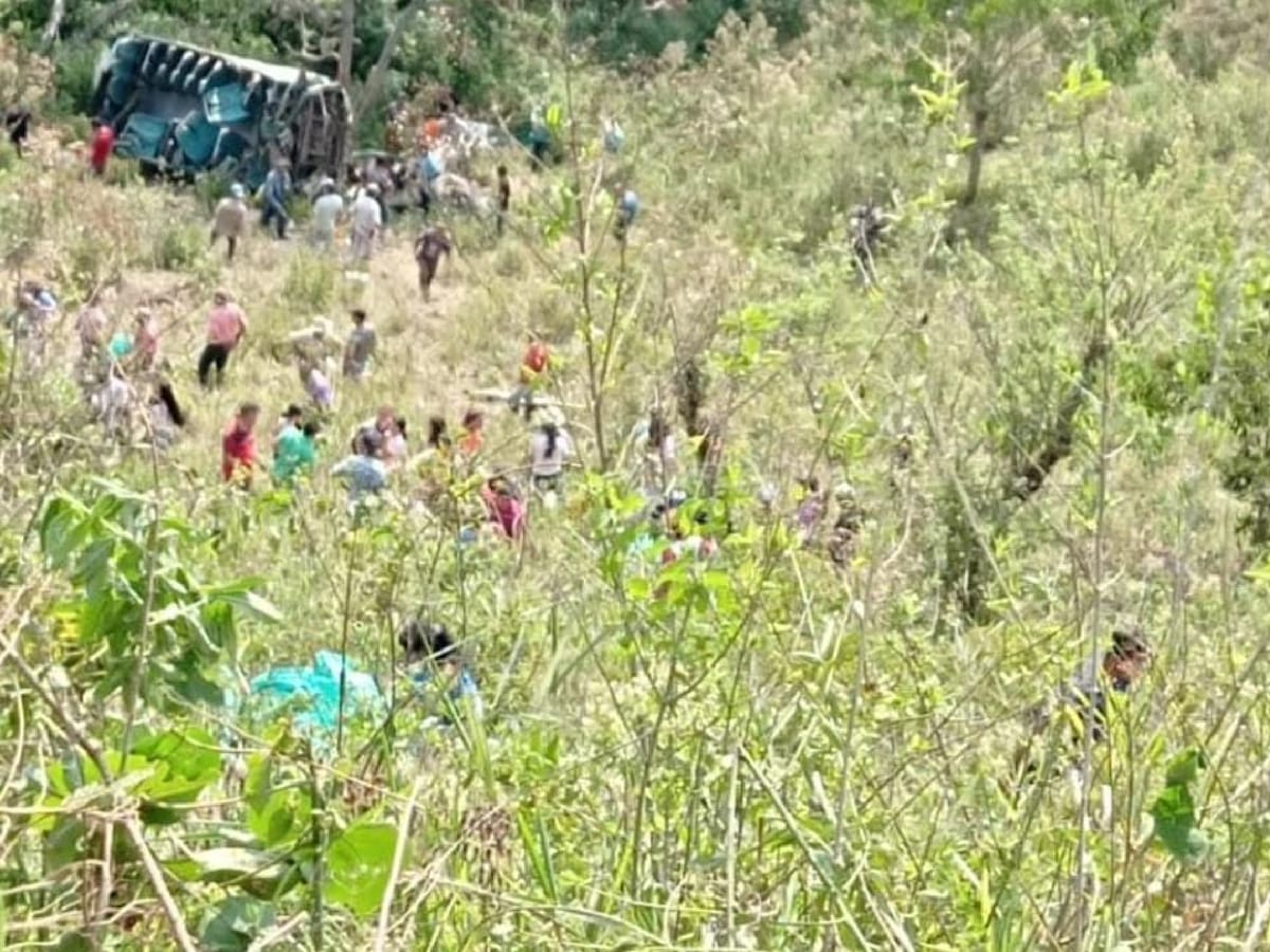 Familiares de niños heridos y muertos en accidente en Santander denuncian demora en atención médica