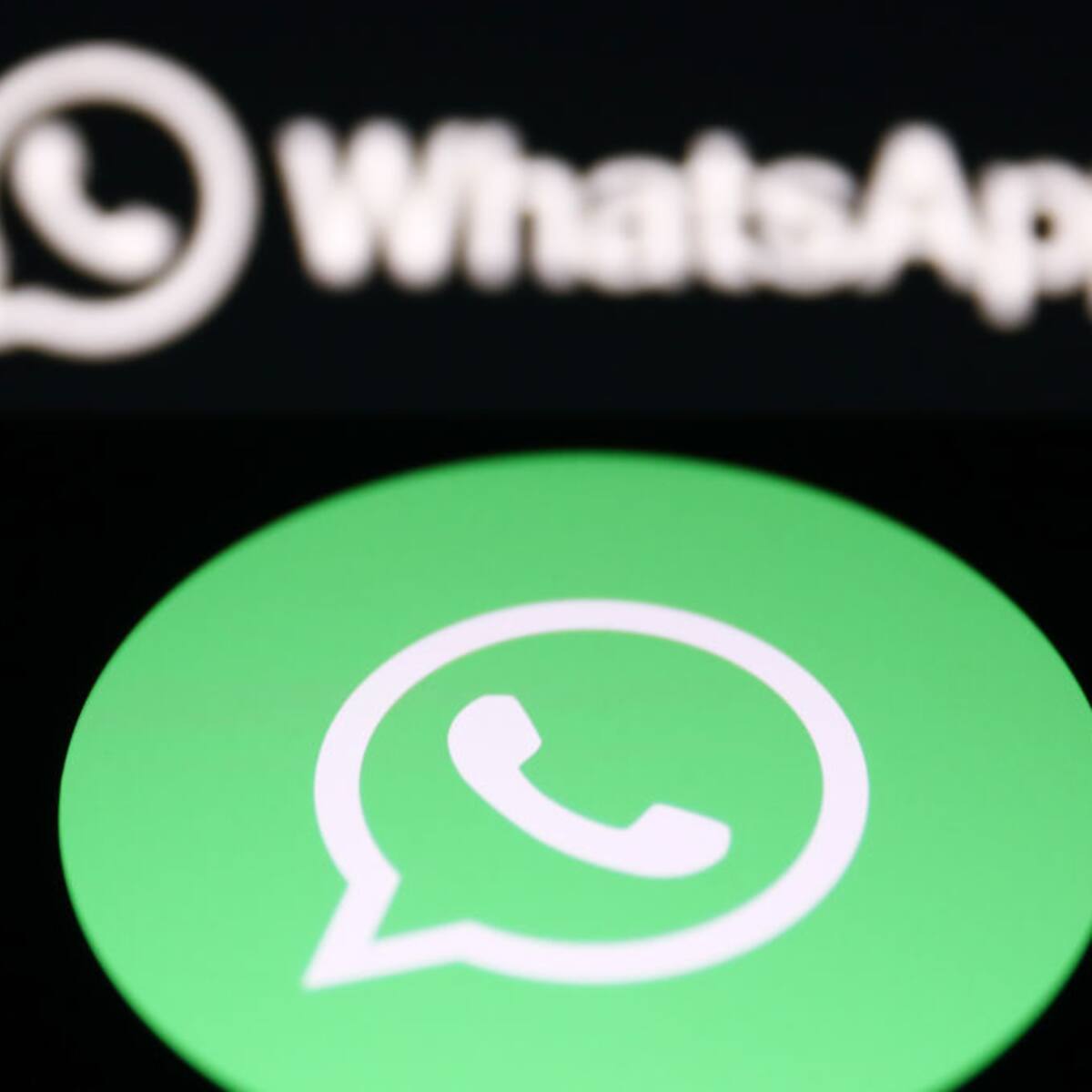 ¿Qué es el “modo rojo” en WhatsApp y cómo activarlo en su celular? Le explicamos