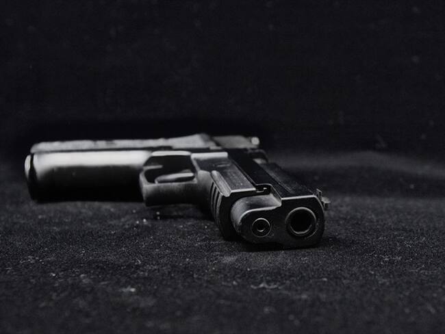 La violencia con armas sigue creciendo en la Florida: senador Shevrin Jones