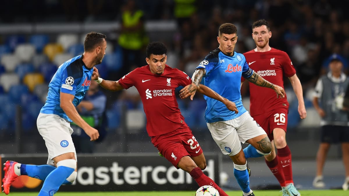 Luis Díaz anotó golazo desde fuera del área en derrota del Liverpool ante el Napoli