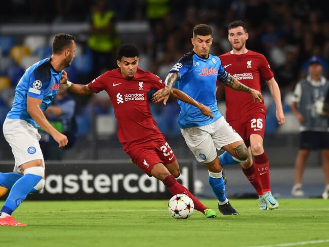 Luis Díaz ante el Napoli. (Photo by Andrew Powell/Liverpool FC via Getty Images)