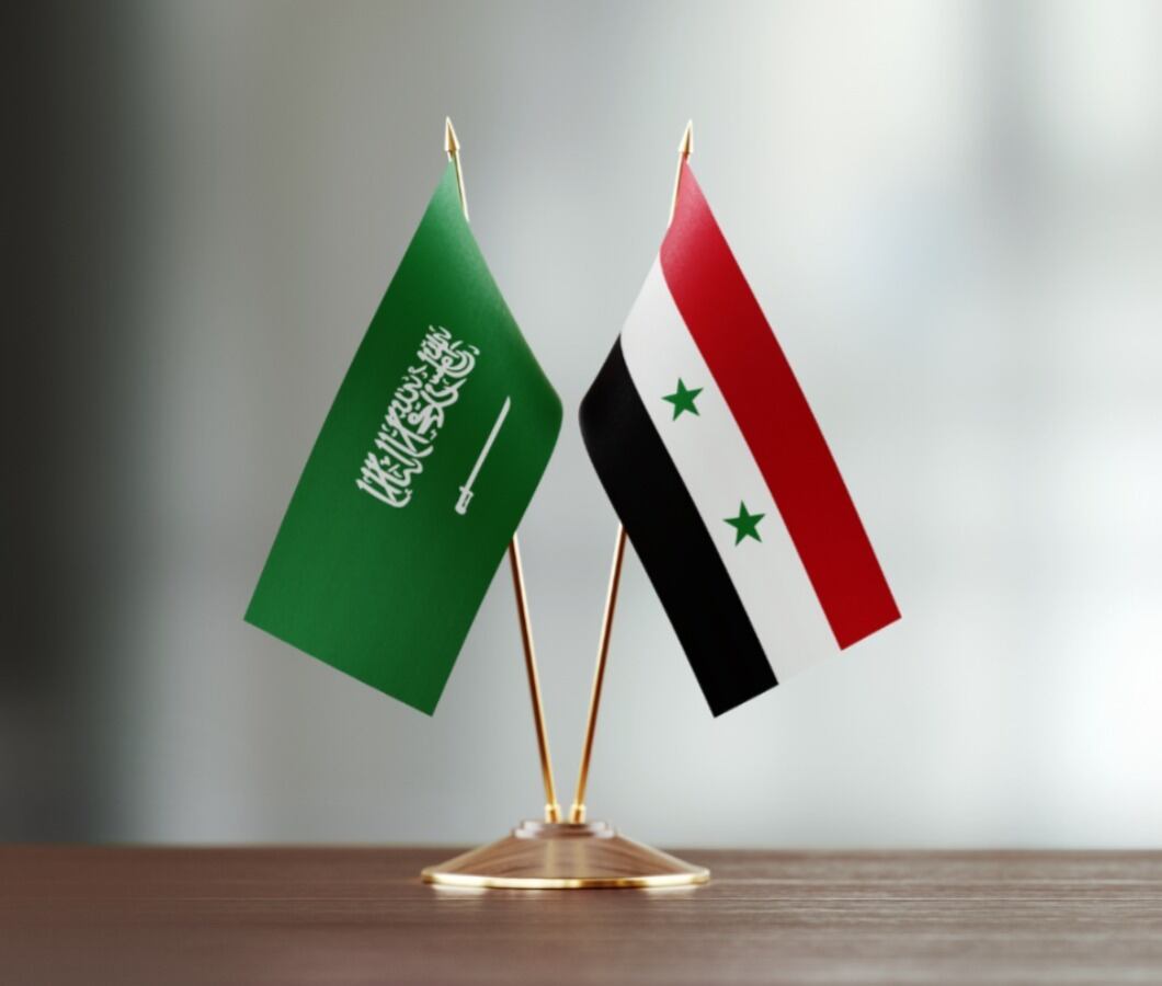 Bandera de Arabia Saudita y Siria. I Foto: Getty Images.