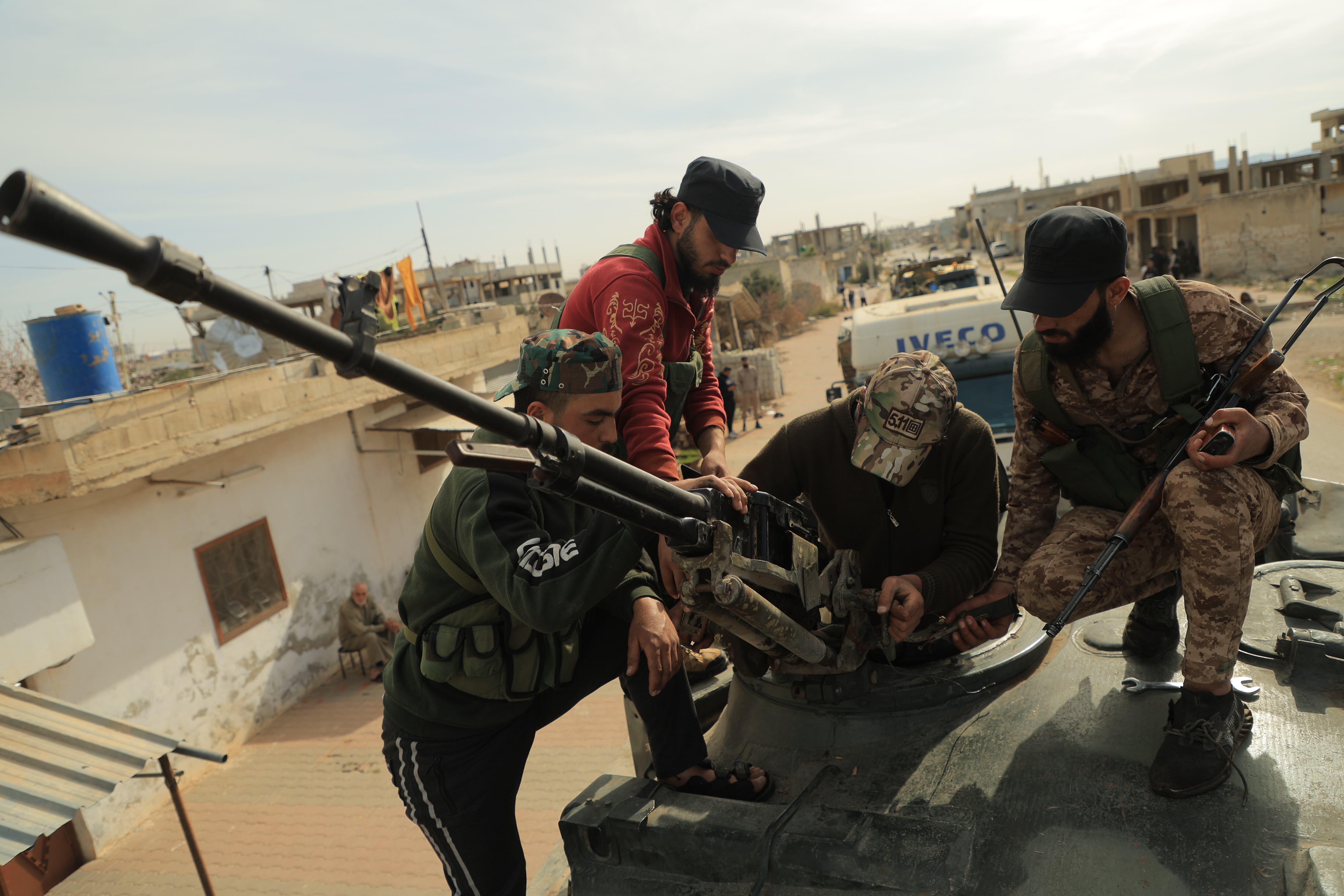 Ejercito Sirio en la frontera con Libano. FOTO: Ebu Bekr Sakka/Anadolu via Getty Images