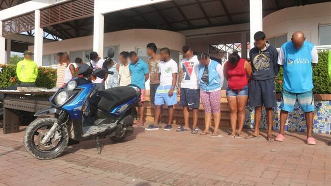 Las autoridades pusieron al descubierto la banda “Los del puente”, dedicada a la comercialización y distribución de alucinógenos. Foto: Policía Nacional