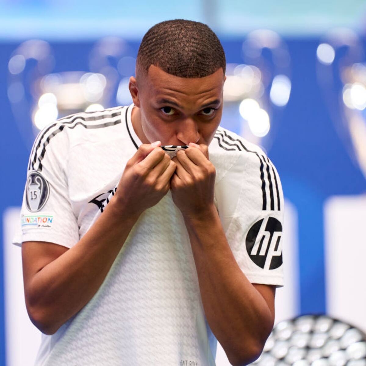 “Daré la vida por este club”, dijo Mbappé ante miles de seguidores del Real Madrid