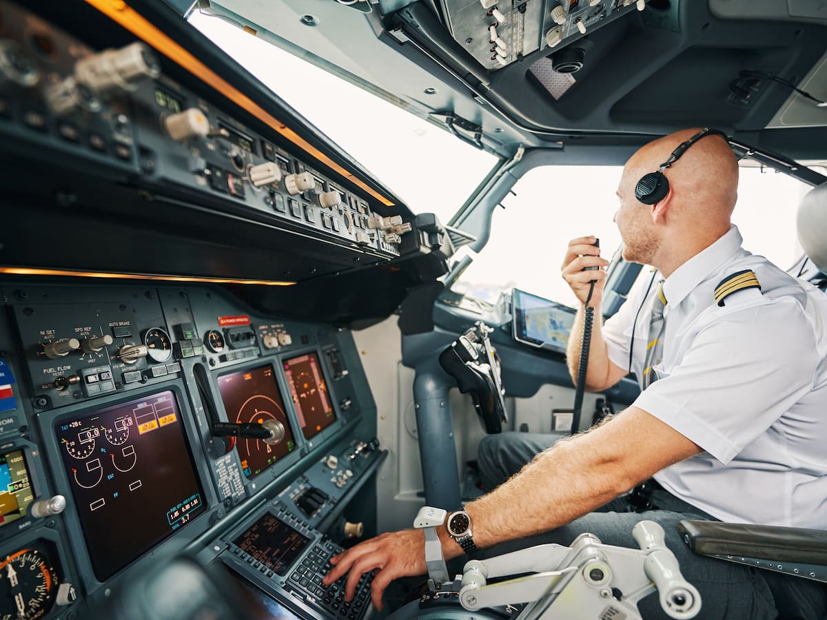 Estas son las 3 enfermedades que no acepta la Aeronáutica Civil para ser piloto de avión