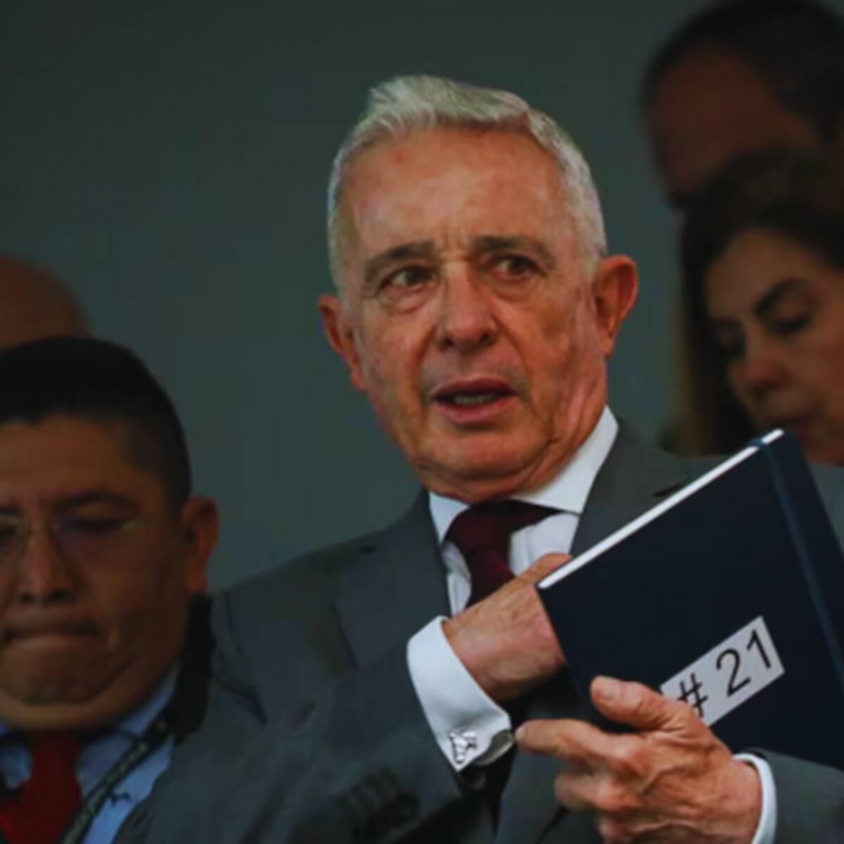 Defensa del expresidente Uribe pide a la Corte Suprema confirmar fallo que lo dejó en libertad