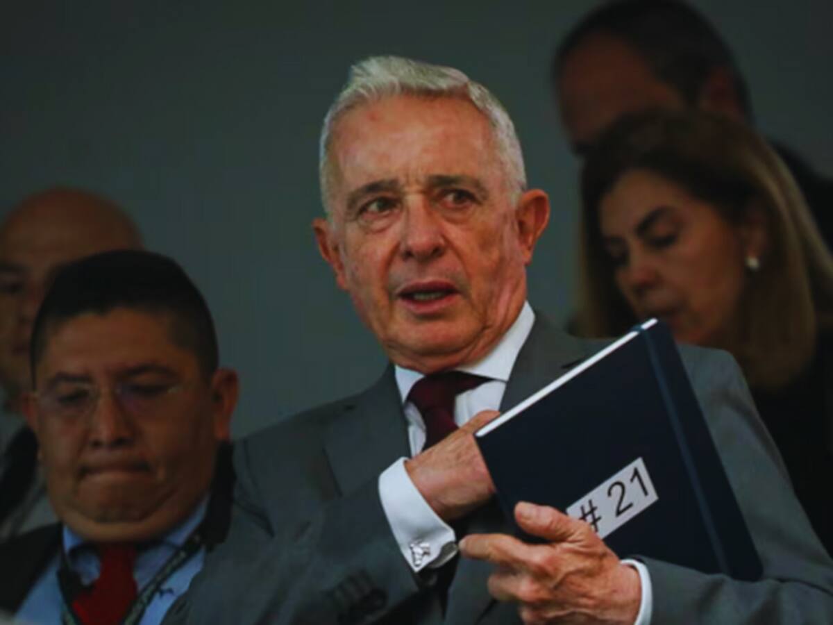 Defensa del expresidente Uribe pide a la Corte Suprema confirmar fallo que lo dejó en libertad
