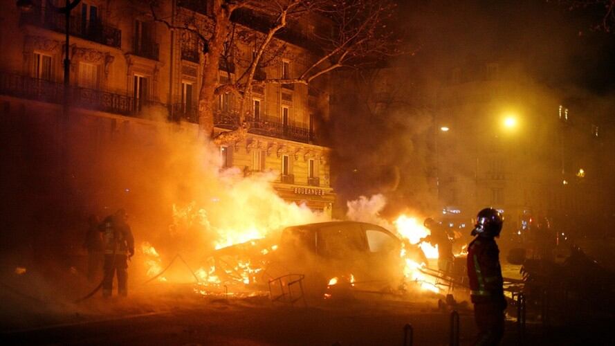 Cerca de 75.000 personas salieron a las calles a manifestarse en una protesta que terminó en graves disturbios.. Foto: Agencia Reuters