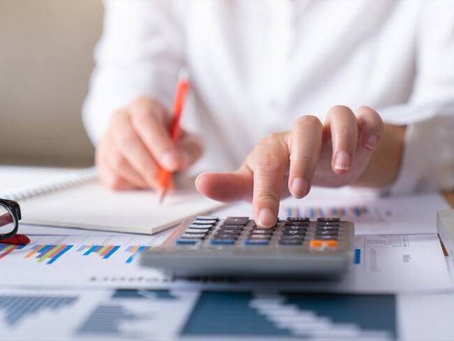 Pequeños empresarios están entre pagar impuestos o nóminas, piden ayudas a la Dian