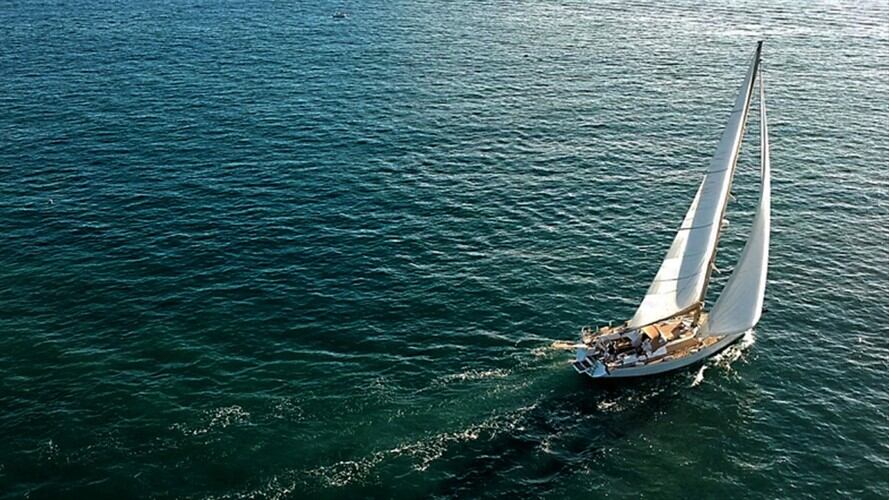 Elena Manighetti y Ryan Osborne estuvo 25 días navegando en el océano atlántico sin tener ningún conocimiento sobre la pandemia que se estaba apoderando del mundo.. Foto: Getty Images