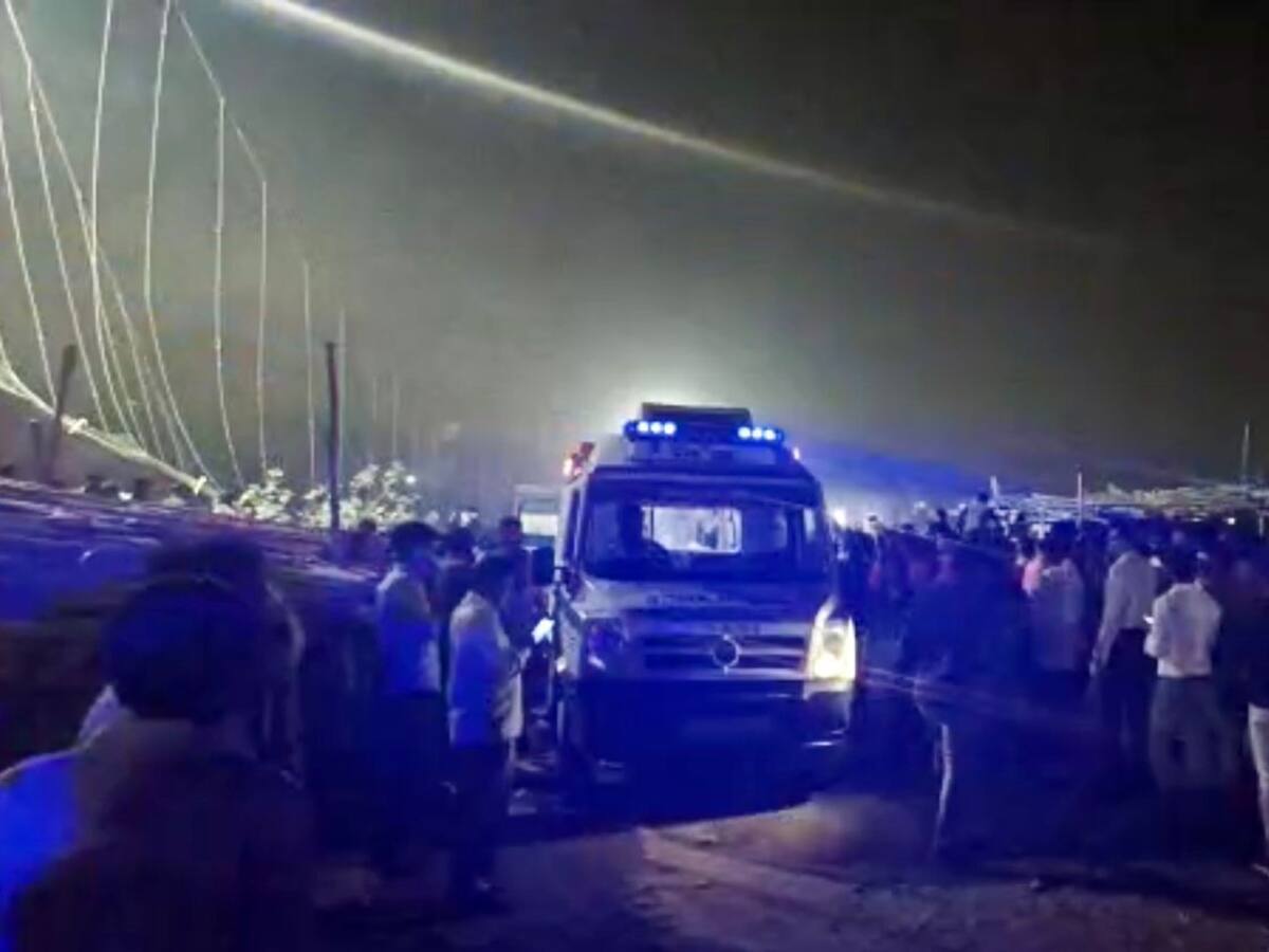 Aumentan a 132 los muertos tras el desplome de un puente en India