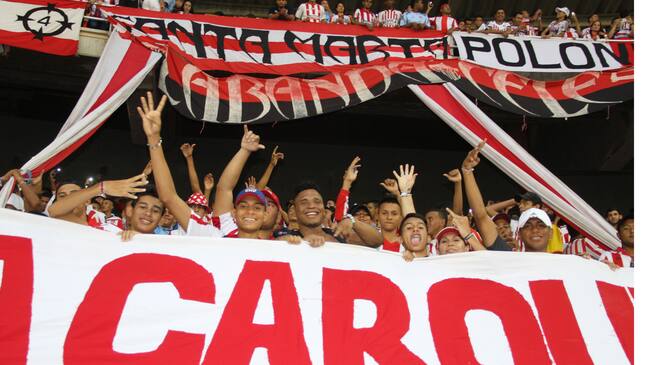 Hinchas del Junior de Barranquilla en el estadio Metropolitano. Foto: Colprensa.