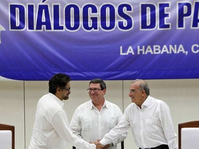 Humberto de la Calle e Iván Márquez. Foto: Agencia EFE