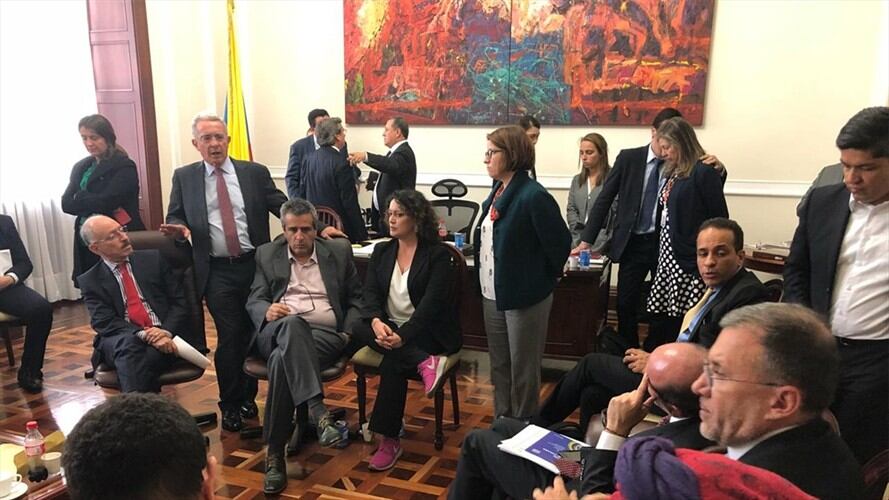 Congresistas y Gobierno buscan alternativas a sala especial en la JEP para militares. Foto: La Wcon Julio Sánchez Cristo