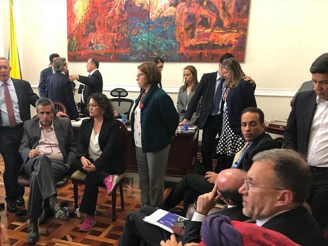 Congresistas y Gobierno buscan alternativas a sala especial en la JEP para militares. Foto: La Wcon Julio Sánchez Cristo