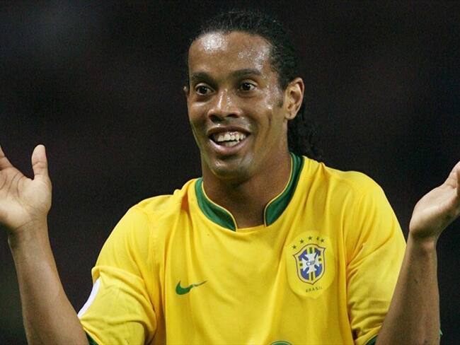 Ronaldinho, el Balón de Oro de 2005, expuso su apoyo al candidato Jair Bolsonaro. Foto: Colprensa