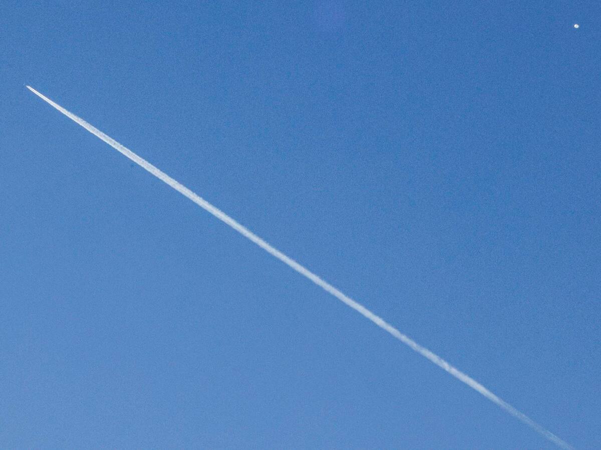 Japón planea revisar su normativa militar para poder derribar globos espía